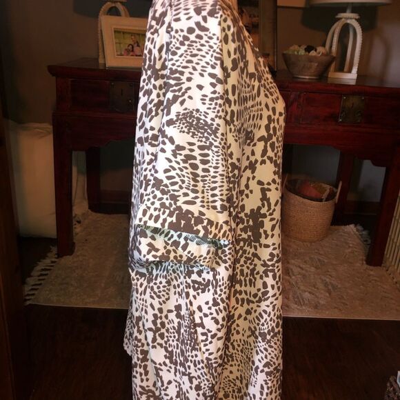 Cute Oversized Top EUC - Picture 3 of 6